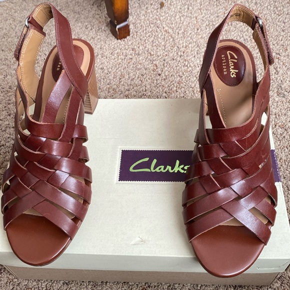 Brown sandals with a heal! Wear with any lenth dress, jeans or pants! - Picture 1 of 4